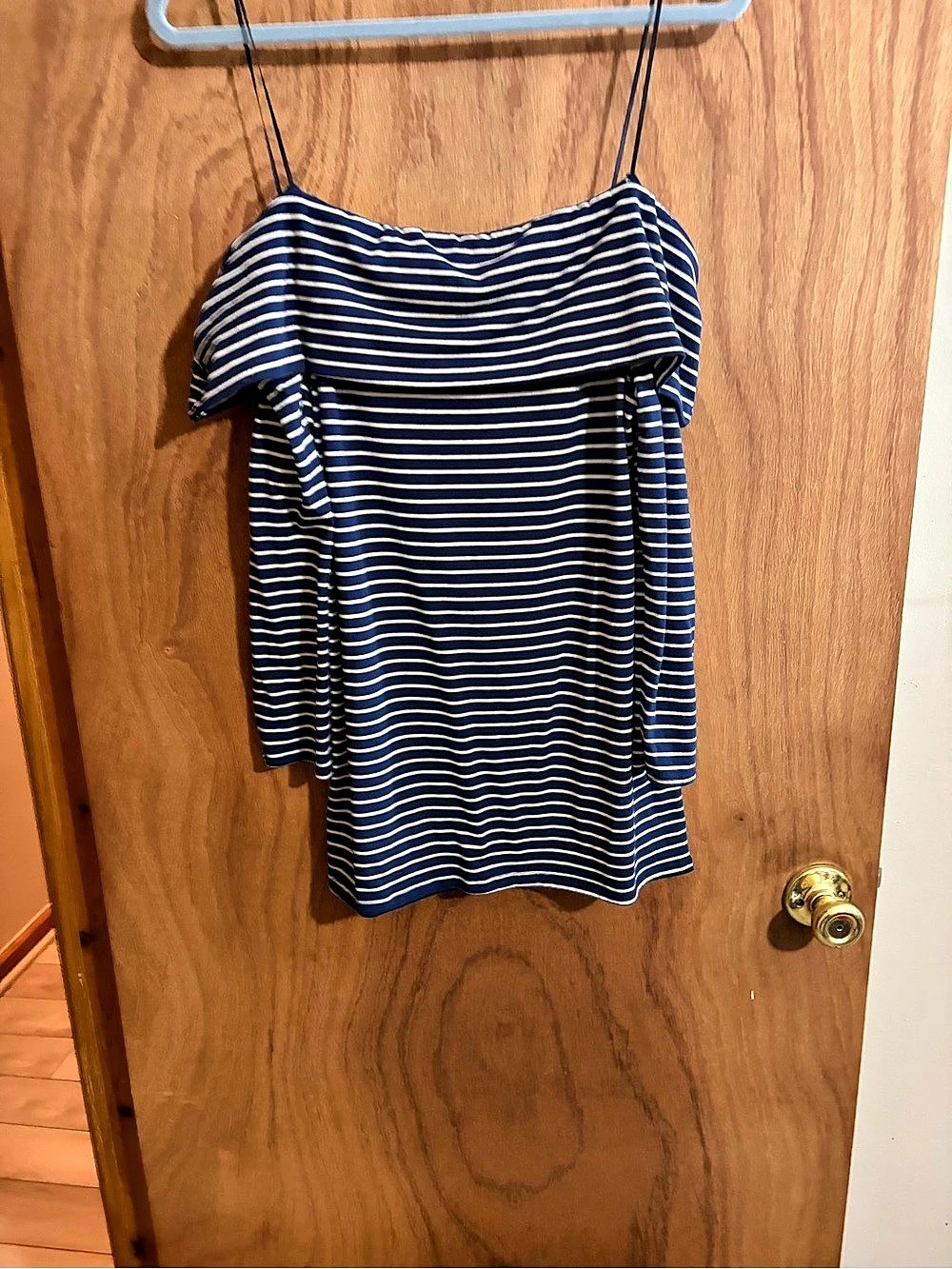 hinge Striped Off the Shoulders in Blue & White Size Large